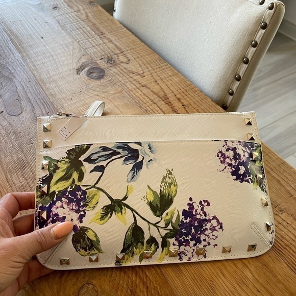 NEW WHITE HOUSE BLACK MARKET WRISTLET BAG - Picture 9 of 9